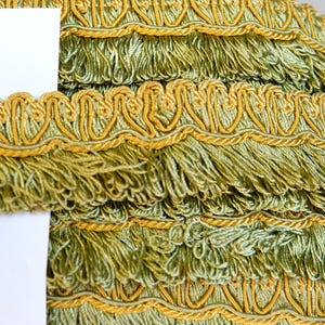 4 Meter grüne und goldfarbene Borte / Vintage französische Posamentenborte / Polsterborte / Vorhangverzierung / Lampenschirmfranse / Stoffkordel / Möbelkordel