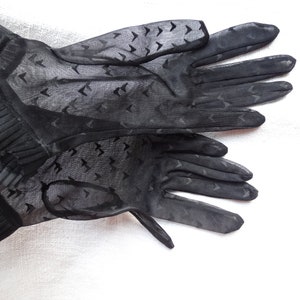 Vintage black gloves/Mid century nylon gloves/Mourning, funeral wear/Goth/Steampunk/Transparent black gloves/Frilly cuff gloves/Wrist length