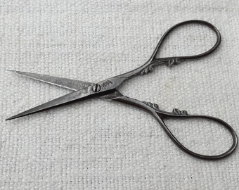 Antique embroidery scissors/Old sewing scissors/Decorative cut steel scissors/Ambidextrous scissors/Collectible scissors/Dressmaking notions