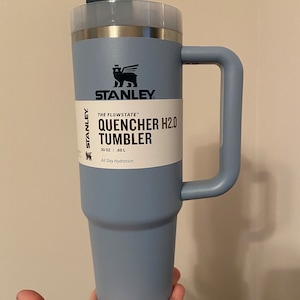 Stanley Quencher H2.0 Flowstate Tumbler 30oz Chambray NEW. Free Shipping.  Rare 