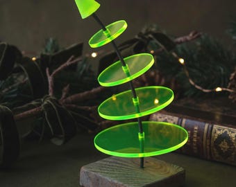Sun catcher: "Little Noel", glowing Christmas tree, handcrafted 19 cm, for tables, windows, and the garden, UV-resistant & frost-proof