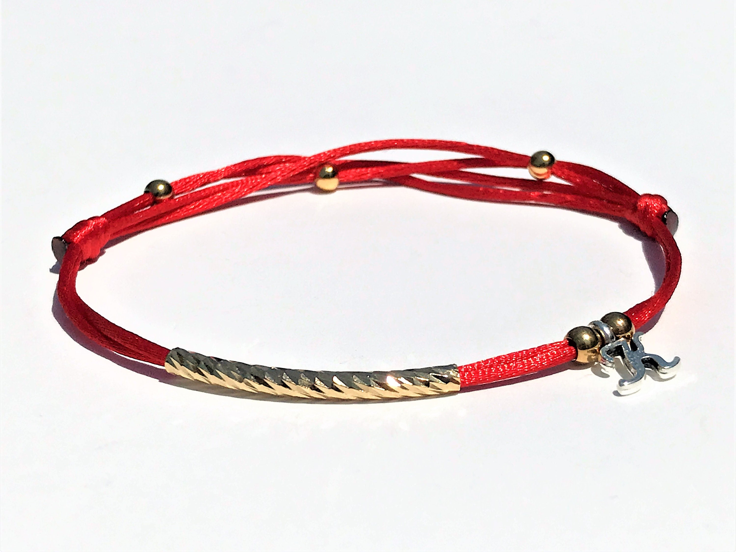 Red bracelet for women discount