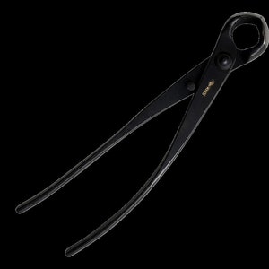 May include: Black pruning shears with a gold logo that says "GINKGO"