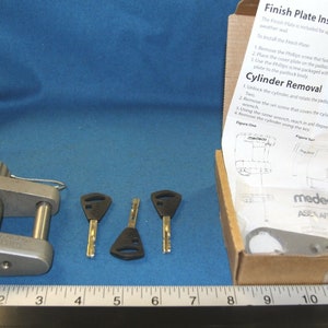 Medeco ASSA G8R all weatherproof padlock w/ Abloy 3 working keys & 7/16&quot; shackle