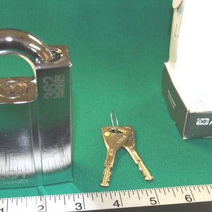 Abloy model 362 padlock with 2 keys appears to be new