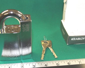 Abloy model 362 padlock with 2 keys appears to be new