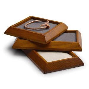 Wooden jewelry  display stand, crafted from high-quality materials | Velvet Jewelry Stand | jewelry display | Display your jewelry!