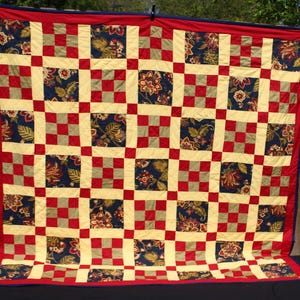 Gee's Bend Nine Patch Quilt: Handcrafted Cotton Full/Queen Bedding (89 X 91 inches)