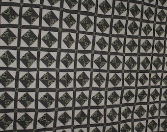Handmade Broken Dish Cotton Quilt: Gray, White, Camouflage (84x92)