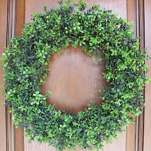 Green Boxwood Wreath – All Season Wreath – Year Round Wreath