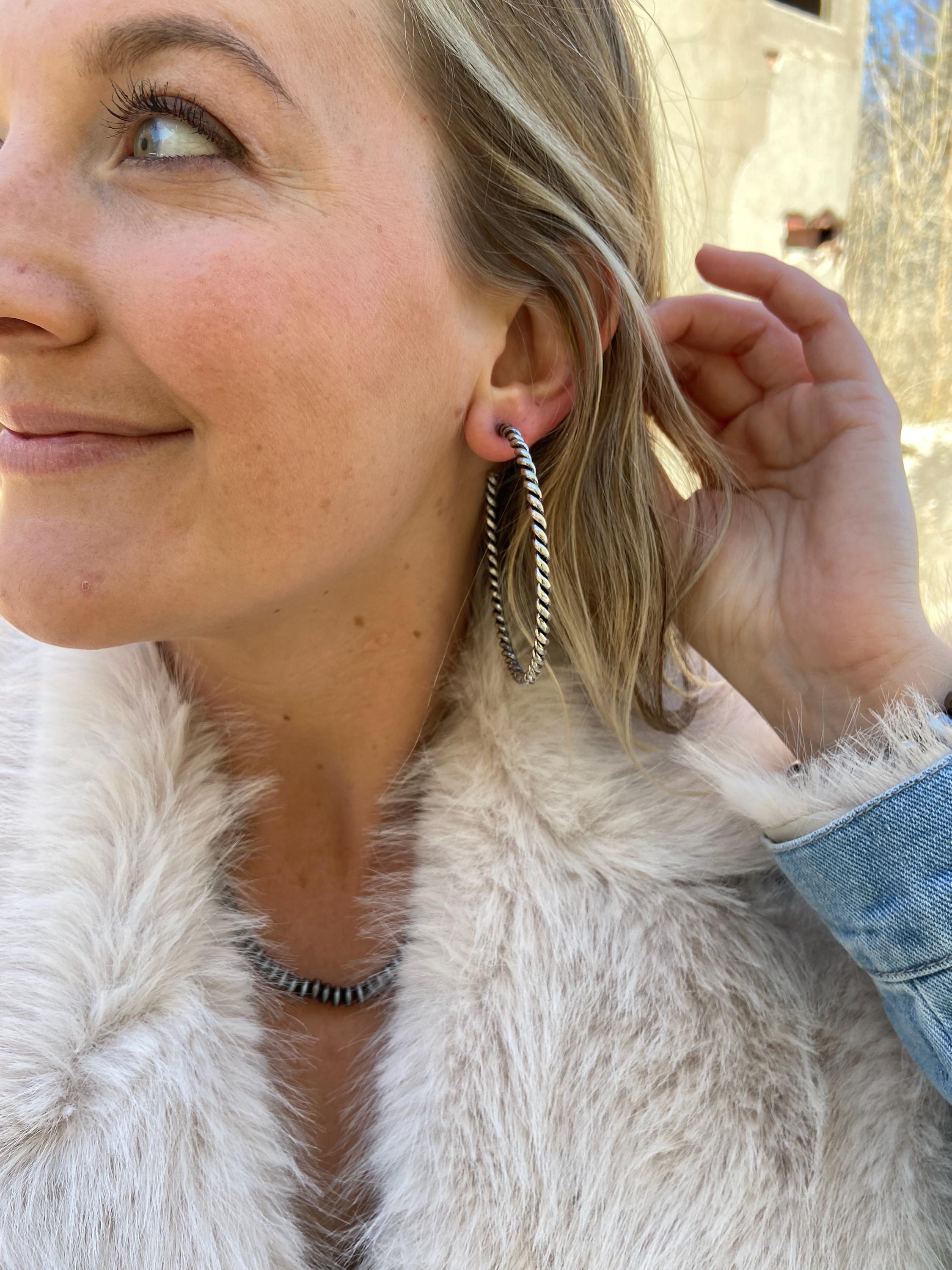 The Senorita Hoops