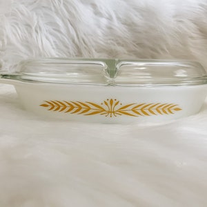 Vintage 1960 Promotional Pyrex Divided Dish - Royal Wheat 1.5 QT