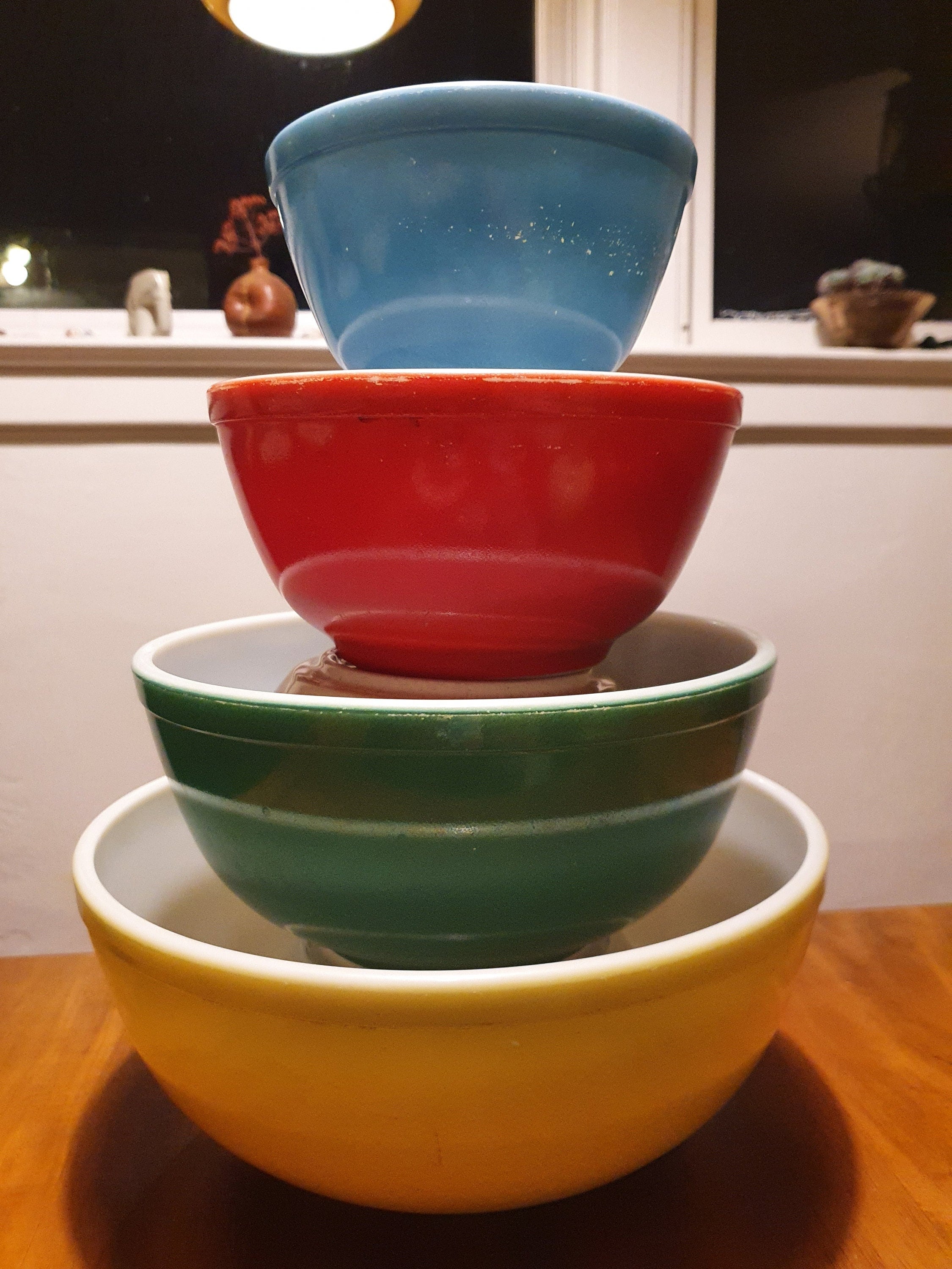 Kitchen & Dining Bowls Vintage Pyrex 4 mixing bowls Home & Living etna