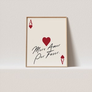 Decorazione da parete Coquette - Poster di carte da gioco massimaliste con citazione d'amore in nero e rosso - "Più amore per favore".  A portata di clic per essere tuo!