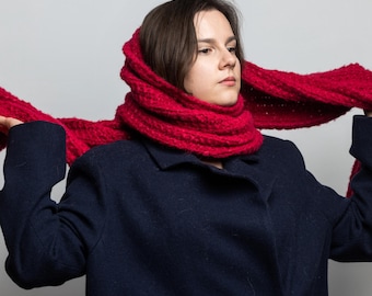 Hand-knitted dark pink woman's scarf, big winter scarf, lightweight, warm, cosy, hand-made, versatile, merino wool, alpaca scarf