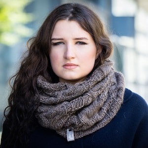 Handgestrickter warmer kuscheliger Schlauchschal, Schlauchschal aus Merinowolle und Alpaka, Halswärmer, Loop, Schlauchschal, Schlauchschal mit Zopfmuster, Unisex