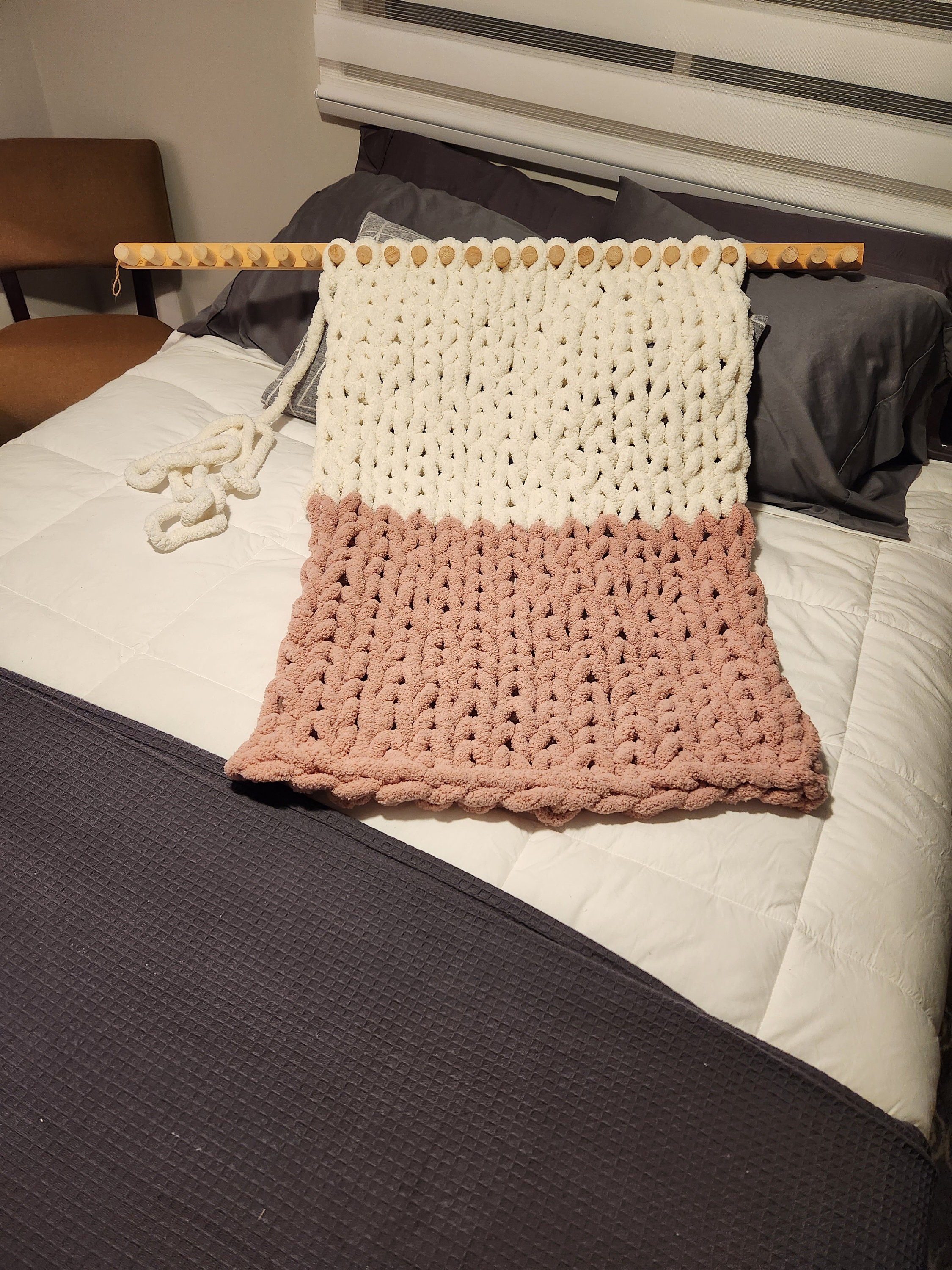 DIY Chunky Blanket Loom for Chunky Blankets - Beginner Friendly – Uppercase  Designs