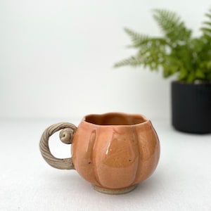 Handcrafted Pumpkin Mug, Handmade Halloween Cup, Retro Autumn Mug, Stylish Pumpkin Mug, Orange Ceramic Pumpkin Mug, Natural Pumpkin Mug