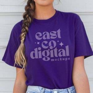 Maqueta de camiseta morada Gildan 5000 Maqueta de camiseta morada Maqueta de modelo Gildan 5000 Maqueta de moda, maqueta de camiseta en blanco Gildan 5000 morada Png