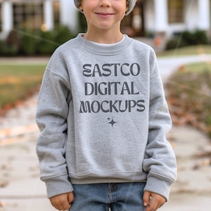 Maqueta de sudadera con cuello redondo Gildan para niños, gris deportivo, modelo juvenil 18000B, maquetas de moda, maquetas de impresión a pedido, maqueta de sudadera con cuello redondo Gildan para niños