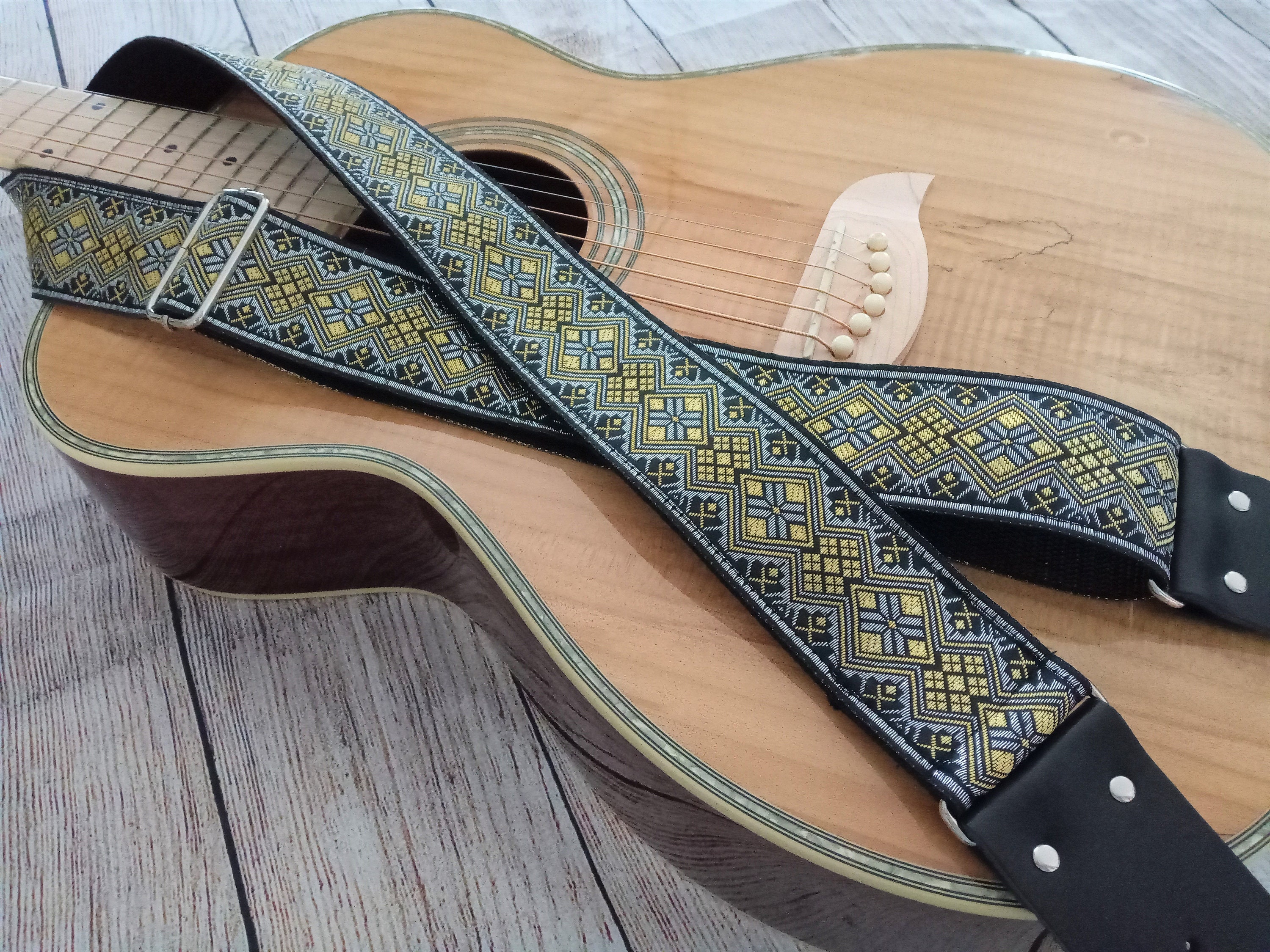 black diamond guitar strap