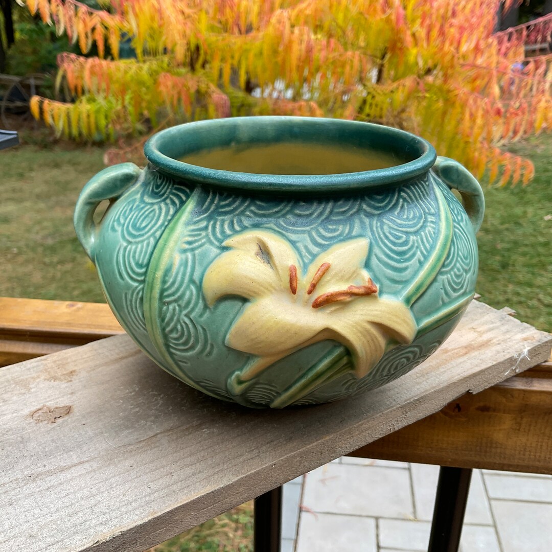 Roseville Pottery Bowl 6714 Zephyr Lilly Roseville Bowl Etsy