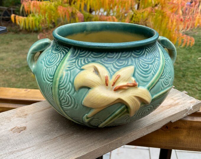 Roseville Pottery Bowl 6714, Zephyr Lilly Roseville Bowl, Pottery