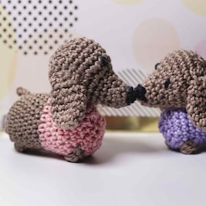 Crochet Dachshund Keychain, Sausage Dog Bag Charm, Handmade Gift for Dog Lovers, Cute Car Mirror Charm, Dachshund Decoration