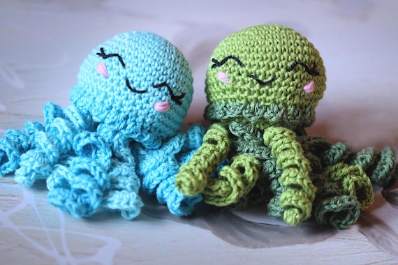 Oktopus gehäkelt aus Baumwolle zweifarbig mit Gesicht, 8 Tentakel - Häkelkrake für Frühchen, handgemachtes Kuscheltier