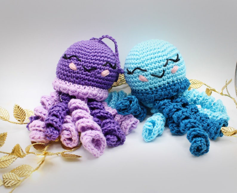 Babys lieben ihn - die Artikelbewertungen und vielen Fotos zeigen es. Eine gehäkelte Krake, ein Unikat und einzigartige Handarbeit.
