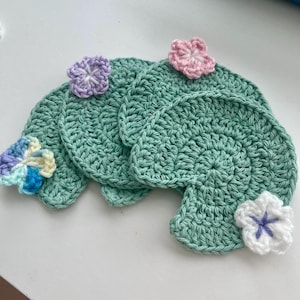 lily pad coaster (crochet, handmade) set of 2