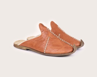 Chinelo iemenita artesanal em couro castanho | Sandálias costuradas