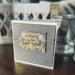 Bienen Honigwaben Thema Grußkarte | Sprüche Geschenk für Mutter, Oma, Freund, Schwester, Tochter, alle Anlass | 10,8x10,8cm
