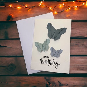 Carte d'anniversaire faite main • Carte de voeux joyeux anniversaire papillon • Lettrage à la main • Papillons en origami • Nouveau 2024 personnalisable • A6 4,75 x 6,6