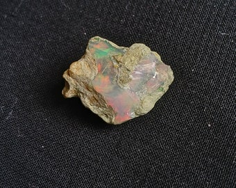 Natural Ethiopian Fire Opal Raw Rough 11 Ct Untreated Rainbow Rough Gemstone Healing Crystal Specimen Opal For Gift RO932