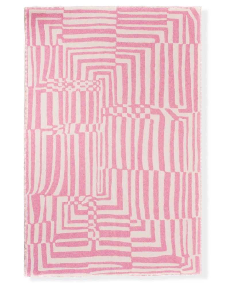 Pure Wool Blanket XL 130x200 cm Obscure Chess Pink. 100% Natural Wool. Warm Luxury Bedspread, Throw Blanket, Bedding, Poncho. Woven in EU image 7