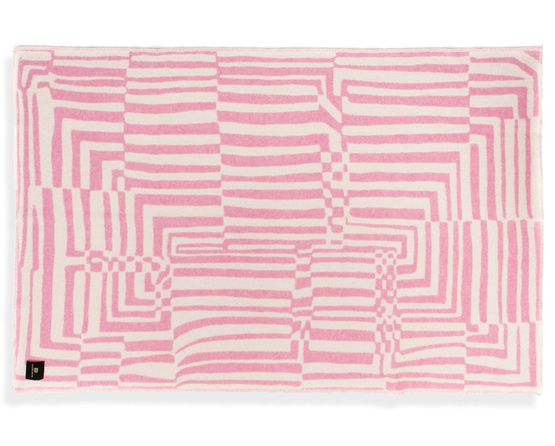 Pure Wool Blanket XL 130x200 cm Obscure Chess Pink. 100% Natural Wool. Warm Luxury Bedspread, Throw Blanket, Bedding, Poncho. Woven in EU image 2