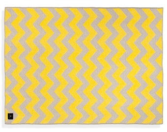 Pure Wool Blanket XL 130x200 cm ”Zig Zag” Yellow Gray. 100% Natural Wool. Luxury Bedspread, Throw Blanket, Bedding, Poncho. Woven in EU