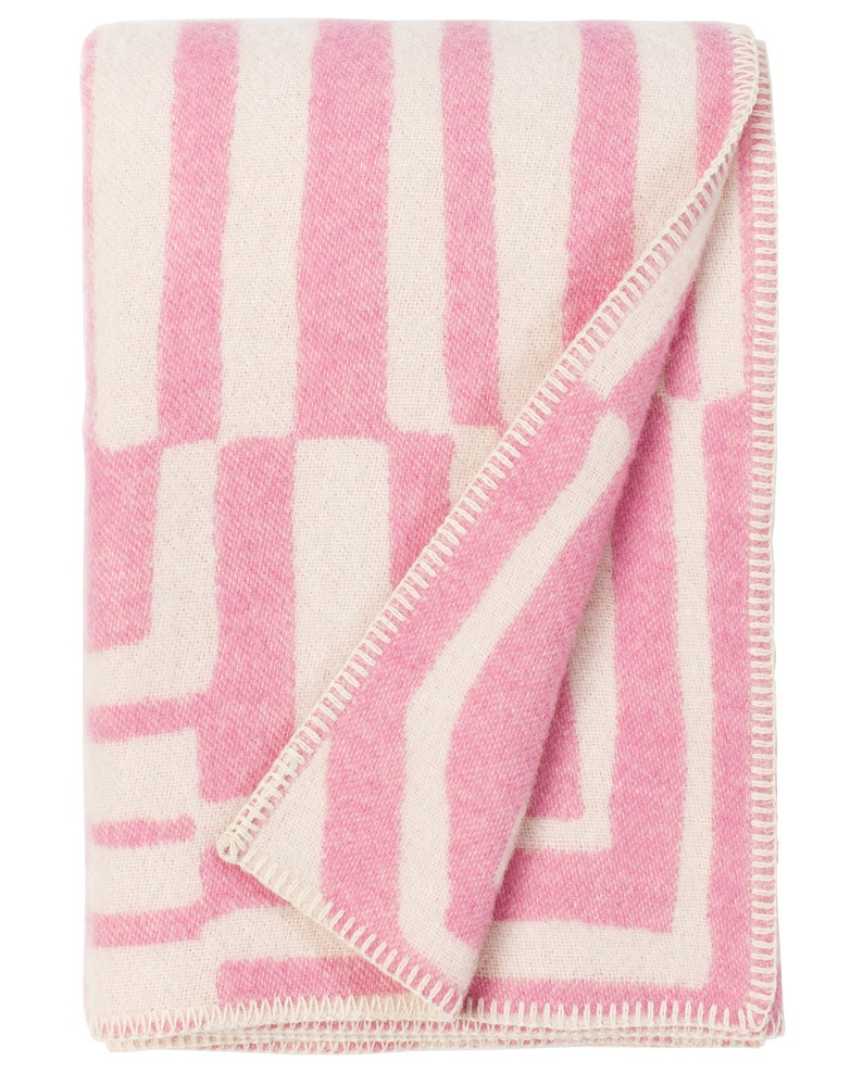 Pure Wool Blanket XL 130x200 cm Obscure Chess Pink. 100% Natural Wool. Warm Luxury Bedspread, Throw Blanket, Bedding, Poncho. Woven in EU image 5