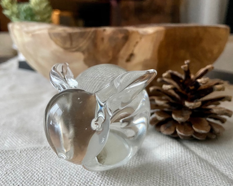 Vintage Oneida Art clear Glass Lead Crystal Paperweight Bunny 2.75\u201d