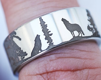 Special Embossed Engraved Wolf Ring, Two Wolves Scene Ring, Wolf Promise Ring, Hyper Detail Wolf Ring, Howling Wolf Wedding Ring - 8mm