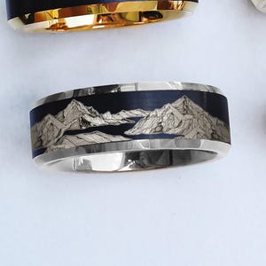 Engraved Minimal Mountain Landscape Ring, 3D Mountain Lines Ring, Mountain landscape Scene Ring, Mountain Wedding Ring - 8mm Wide