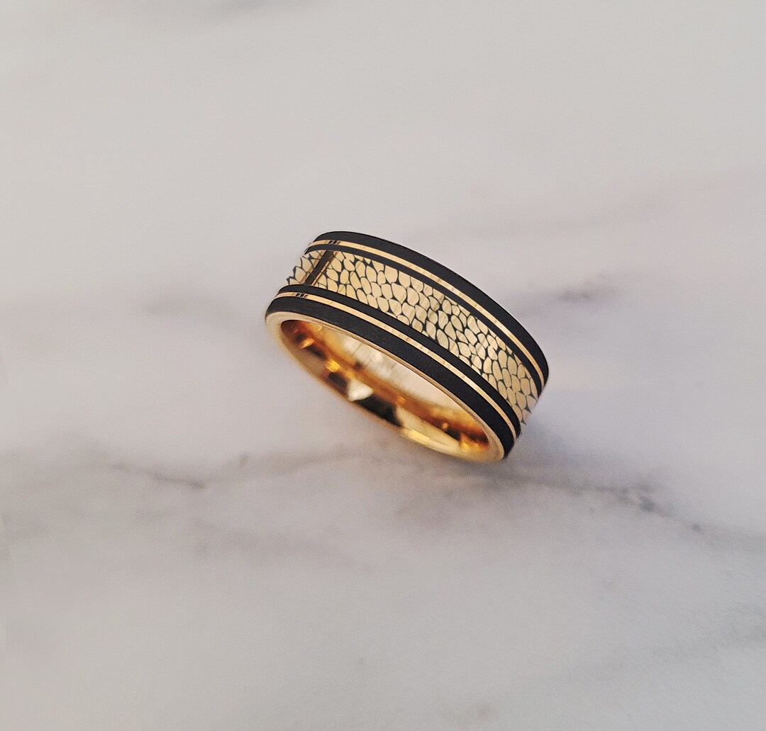 Engraved Black and Gold Dragon Scale Wedding Band, Scale Pinstripe Wedding Ring, Dragon Scale