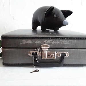 Valise des années 60 en carton bouilli