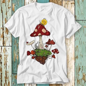 Hallucinogenic Fungi Magic Mushroom Gothic 90s T Shirt Top Design Unisex Ladies Mens Tee Retro Fashion Vintage Shirt S750