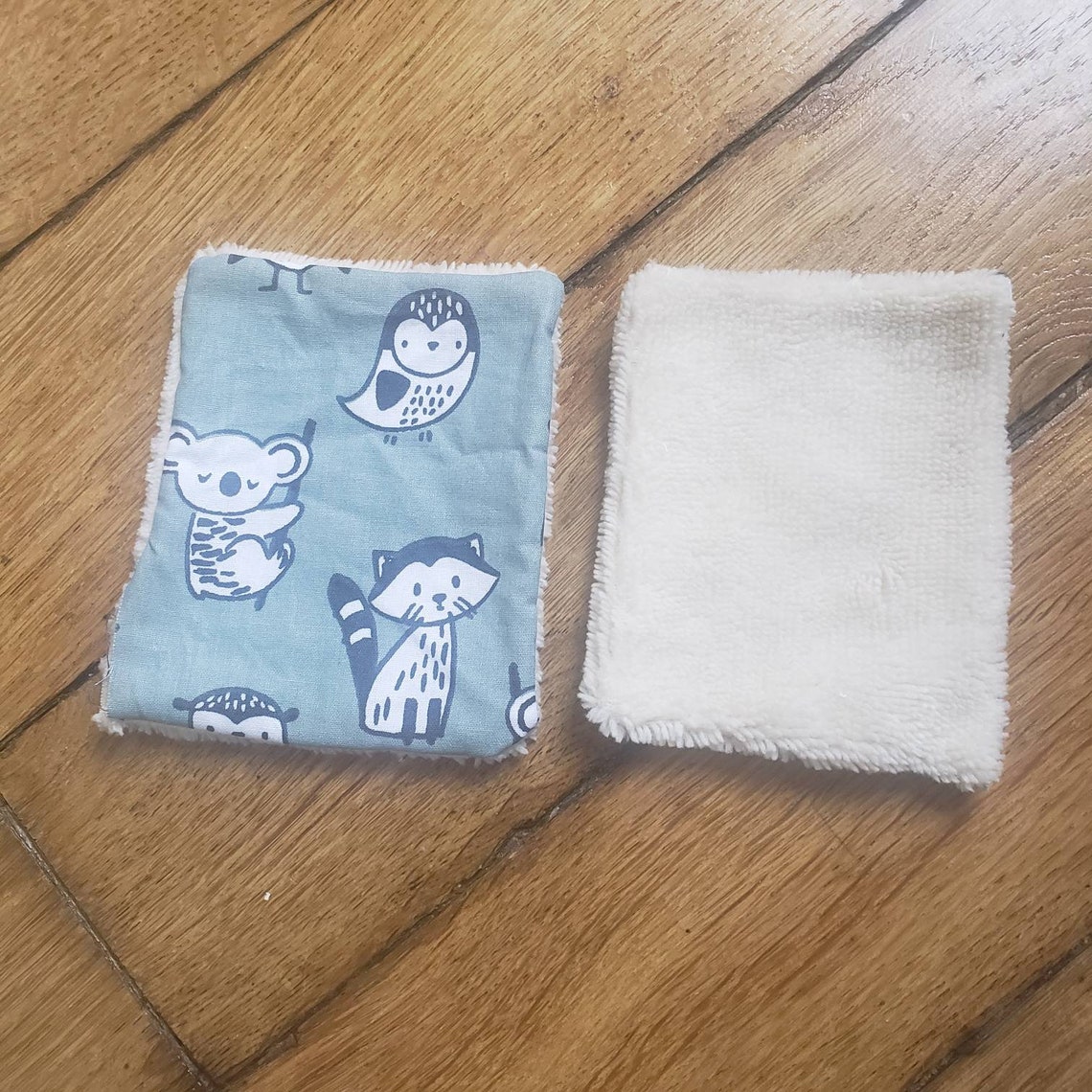Reusable Wipes Made of Organic Fabrics and Sponge, With Storage Pouch