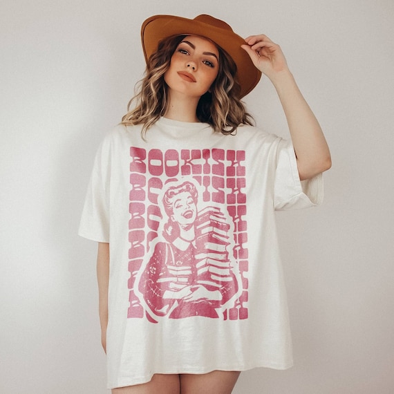 Bookish retro girl Shirt, Retro Reader Shirt, Book Lover Gift, Bookish Shirt, Book Addict Gift, Reader Tee, Library Shirt, Retro Book Shirt