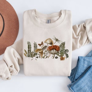 Vintage Mushroom Sweatshirt, Mushroom Crewneck, Botanical Sweatshirt, Cottagecore, Vintage Sweatshirt, Vintage Plant, Plant Sweatshirt