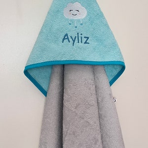 Hooded bath towel embroidered with name and cloud
