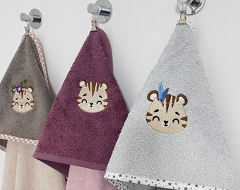 Hooded bath towel embroidered with tiger/name